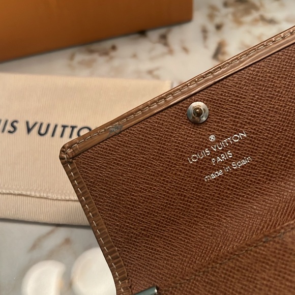 EUC Louis Vuitton Epi 5 Key Holder- Cognac - Picture 9 of 10